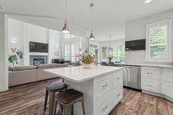 1722 Paddock Drive  Coquitlam, BC V3E 3N8