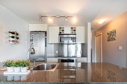 3301-233 Robson Street, Vancouver, BC 