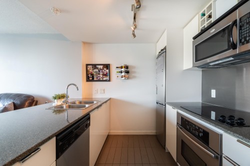 3301-233 Robson Street, Vancouver, BC 