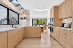 1880 Bellevue Avenue West Vancouver, BC V7V 1B4