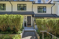5743 St George Street Vancouver, BC V5W 2Y4