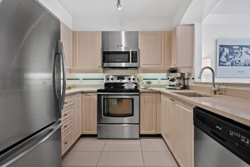 307-3600 Windcrest Drive, North Vancouver, BC 