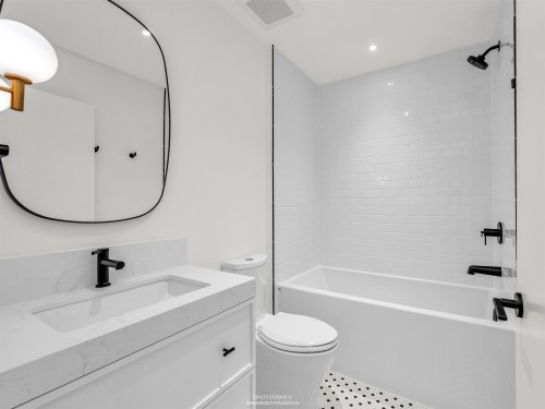 3-4088 Maple Crescent, Vancouver, BC 