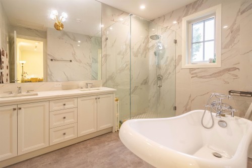 3907 Hertford Street, Burnaby, BC 