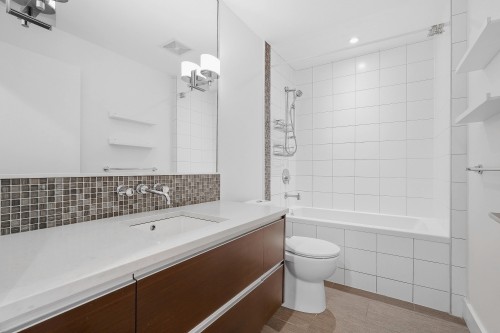 203-2481 Waterloo Street, Vancouver, BC 