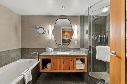 460-4090 Whistler Way, Whistler, BC 
