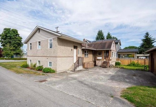 904 First Street , New Westminster, BC V3L 2J2 2