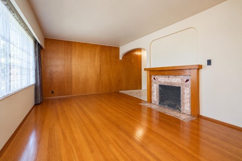 904 First Street , New Westminster, BC V3L 2J2 4