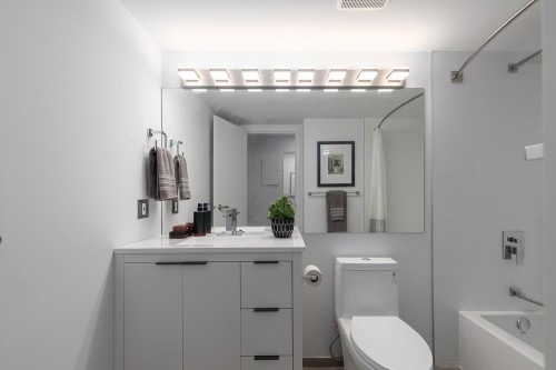 207-2410 Cornwall Avenue, Vancouver, BC 