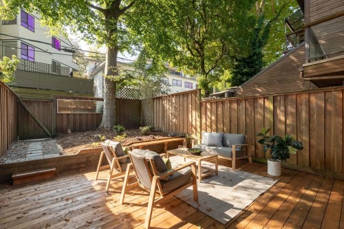 207-2410 Cornwall Avenue, Vancouver, BC 