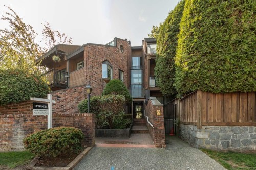 207-2410 Cornwall Avenue, Vancouver, BC 