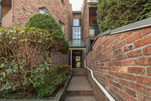 207-2410 Cornwall Avenue, Vancouver, BC 