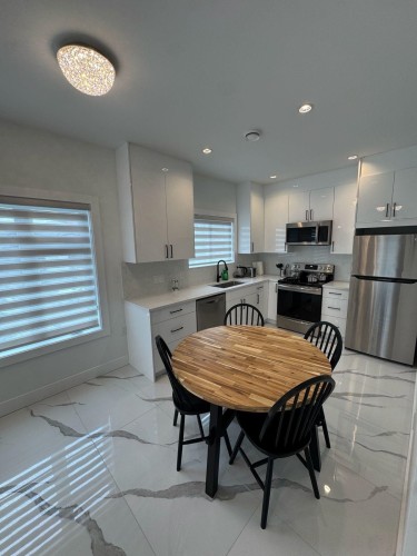 3087 Royal Oak Avenue, Burnaby, BC 