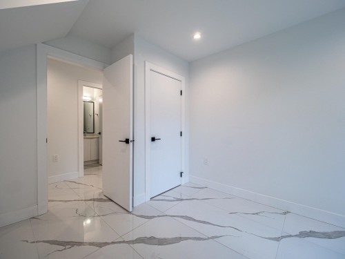 3087 Royal Oak Avenue, Burnaby, BC 