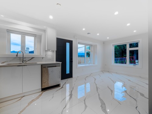 3087 Royal Oak Avenue, Burnaby, BC 