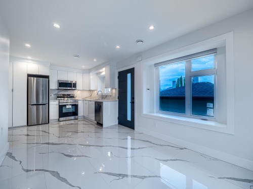 3087 Royal Oak Avenue, Burnaby, BC 