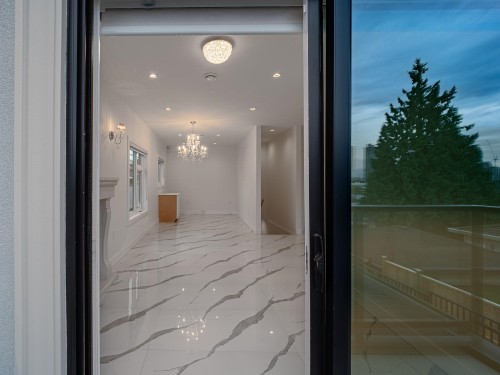 3087 Royal Oak Avenue, Burnaby, BC 