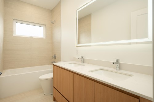 2-5300 Chetwynd Avenue, Richmond, BC 