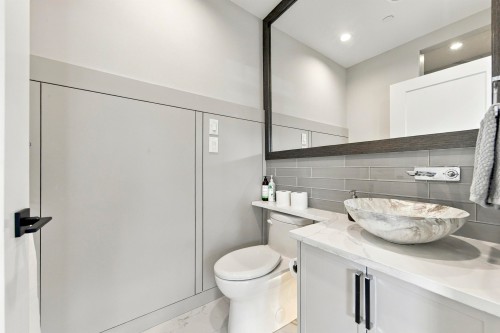 2178 Renfrew Street, Vancouver, BC 