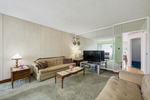 3587 Triumph Street, Vancouver, BC 