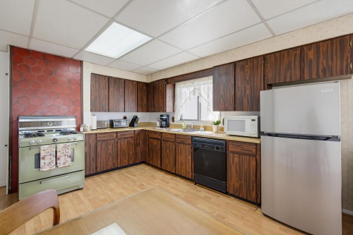 3587 Triumph Street, Vancouver, BC 