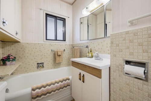 3587 Triumph Street, Vancouver, BC 