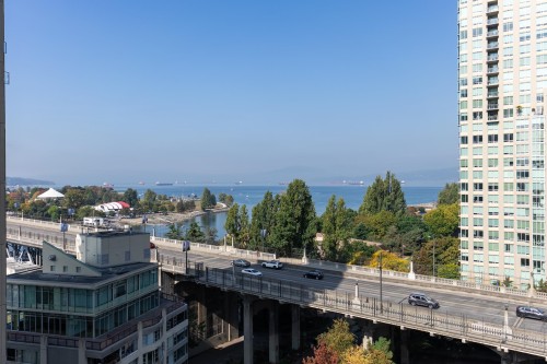 1401-907 Beach Avenue, Vancouver, BC 