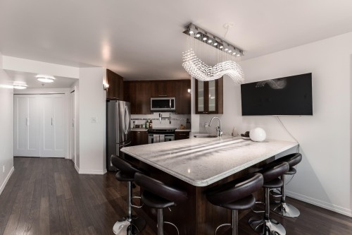 1401-907 Beach Avenue, Vancouver, BC 