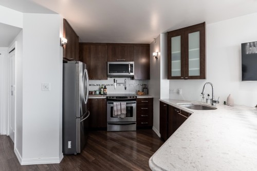 1401-907 Beach Avenue, Vancouver, BC 