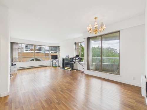 401-4830 Bennett Street, Burnaby, BC 