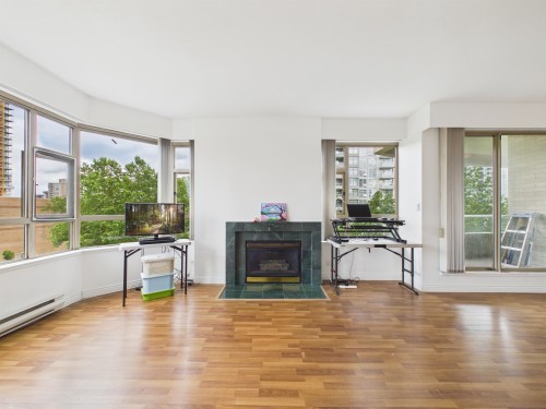 401-4830 Bennett Street, Burnaby, BC 
