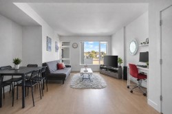 504-8888 Osler Street Vancouver, BC V6P 4G2