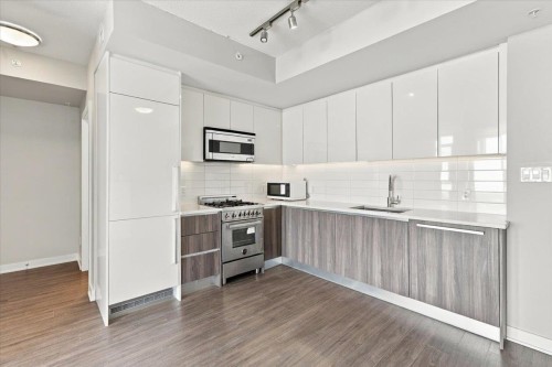 3708-4900 Lennox Lane, Burnaby, BC 