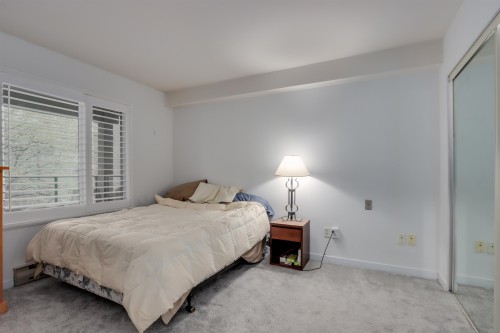 205-1535 Chesterfield Avenue, North Vancouver, BC 