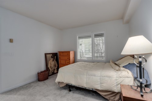 205-1535 Chesterfield Avenue, North Vancouver, BC 