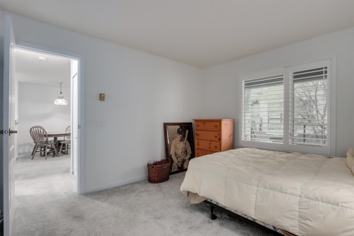 205-1535 Chesterfield Avenue, North Vancouver, BC 