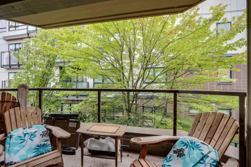 205-1535 Chesterfield Avenue, North Vancouver, BC 