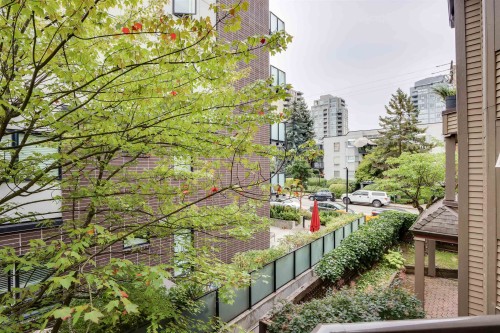 205-1535 Chesterfield Avenue, North Vancouver, BC 