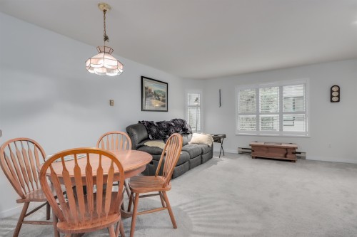 205-1535 Chesterfield Avenue, North Vancouver, BC 