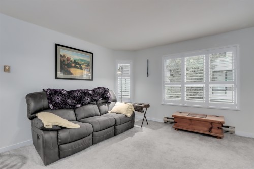 205-1535 Chesterfield Avenue, North Vancouver, BC 