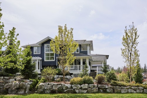 1001 Jay Crescent  Squamish, BC V8B 0P2