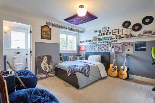 1001 Jay Crescent, Squamish, BC 