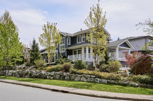 1001 Jay Crescent, Squamish, BC 