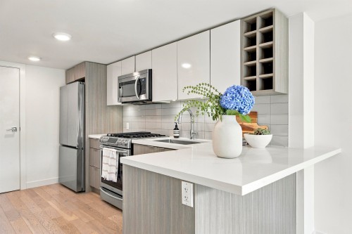 357 16Th Avenue E, Vancouver, BC 