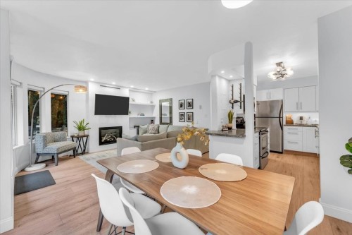 102-320 2Nd Street W, North Vancouver, BC 