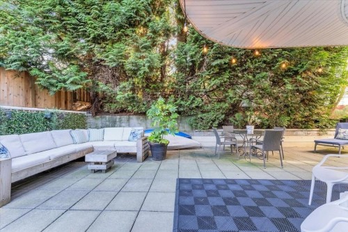 102-320 2Nd Street W, North Vancouver, BC 
