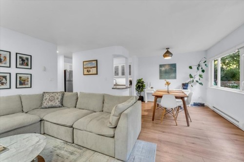 102-320 2Nd Street W, North Vancouver, BC 