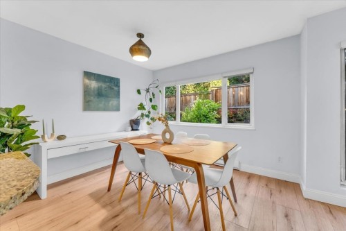 102-320 2Nd Street W, North Vancouver, BC 