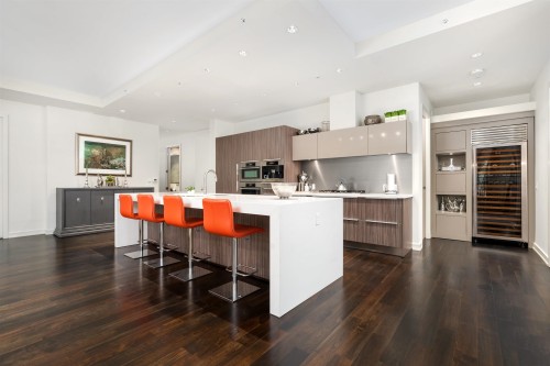 202-181 Athletes Way , Vancouver, BC V5Y 0B5 3