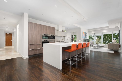 202-181 Athletes Way , Vancouver, BC V5Y 0B5 4